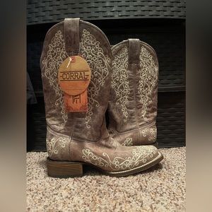 Women’s Corral Embroidered Boots